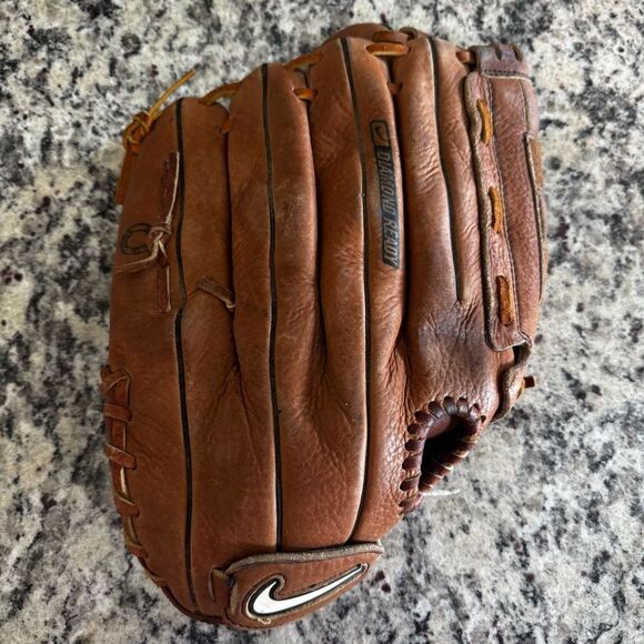 Nike, Diamond Ready, KDR 1300 13" Authentic Leather Men's Brown Softball Mitt - Picture 4 of 6